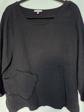 Habitat Size Medium Black Oversized Top